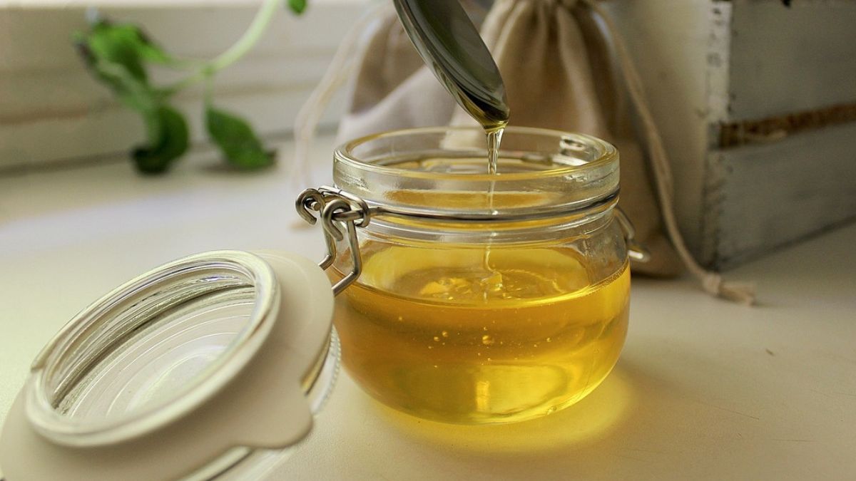 Dzięki temu trikowi odróżnisz miód sztuczny od prawdziwego 