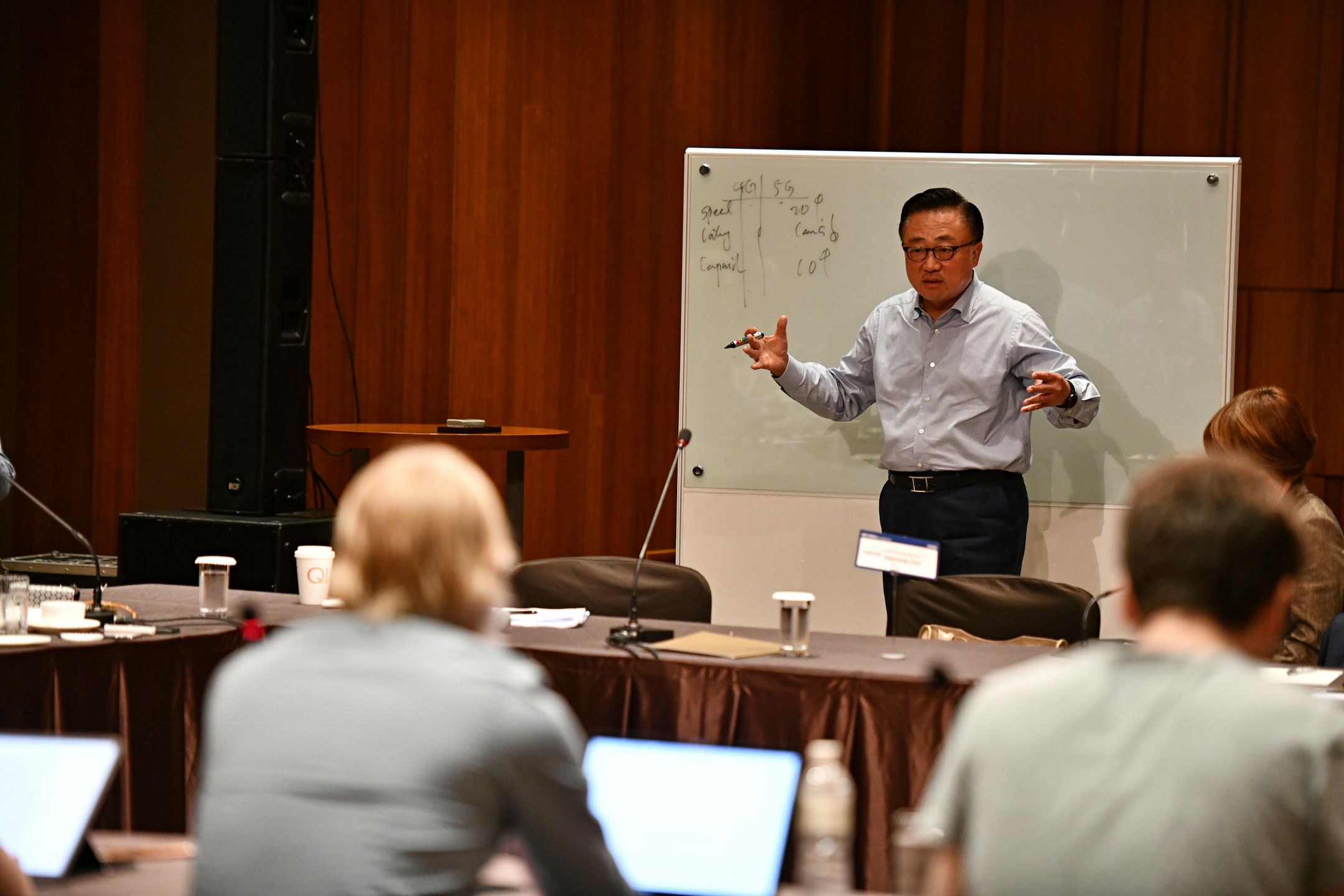 Rozmawialiśmy z szefem Samsunga. Opowiedział o 5G, powrocie Galaxy Folda i wojnie handlowej 2