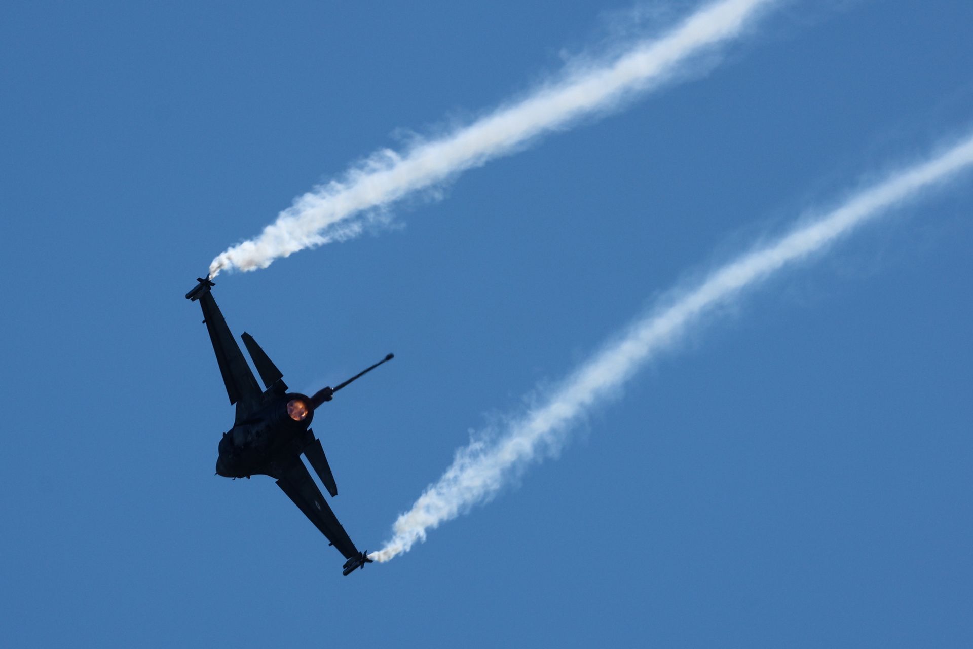 wiadomości,aktualności,WP Wiadomości Zamieszanie w Radomiu przed wypadkiem F-16. Błędna komunikacja w wieży kontrolnej