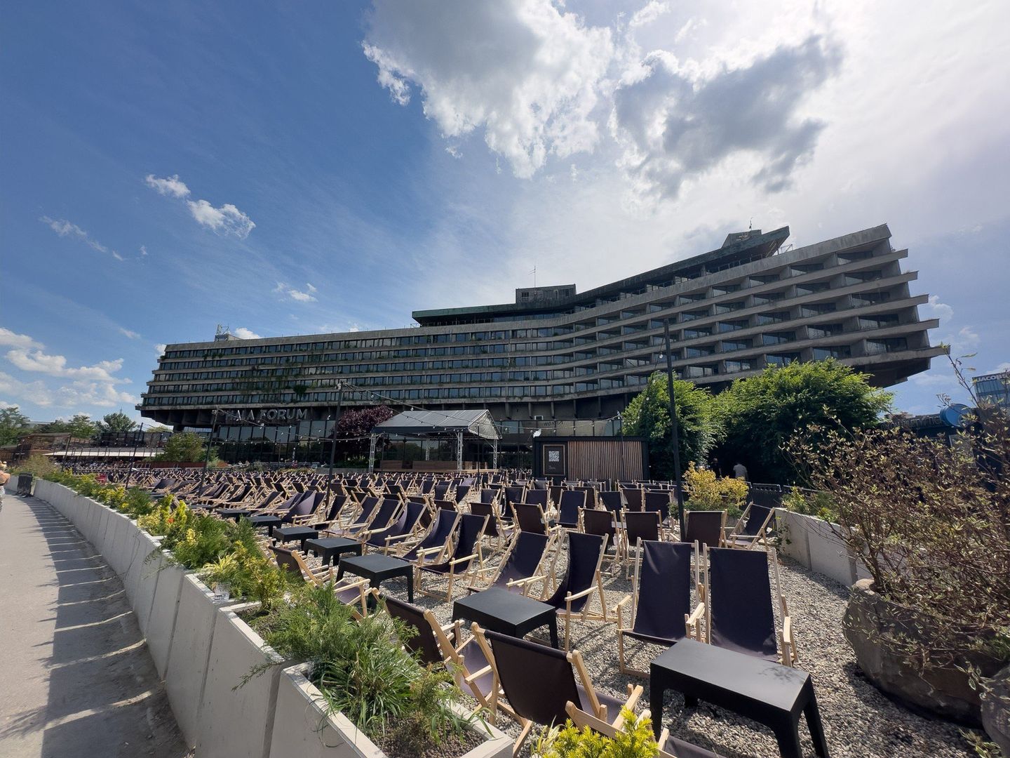 Centrum rozrywki powstaje w dawnym hotelu Forum w Krakowie. W czerwcu planują otwarcie
