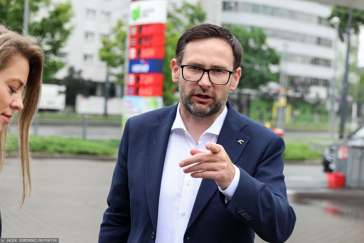 Title: “Fuel Price Divergence: Is Poland’s Election Campaign Influencing Prices in the Region?”