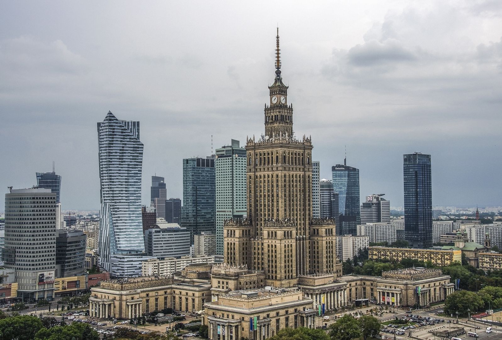 Warszawa. Niematerialne miasto. Historia, tango, bazary i kawiarenki