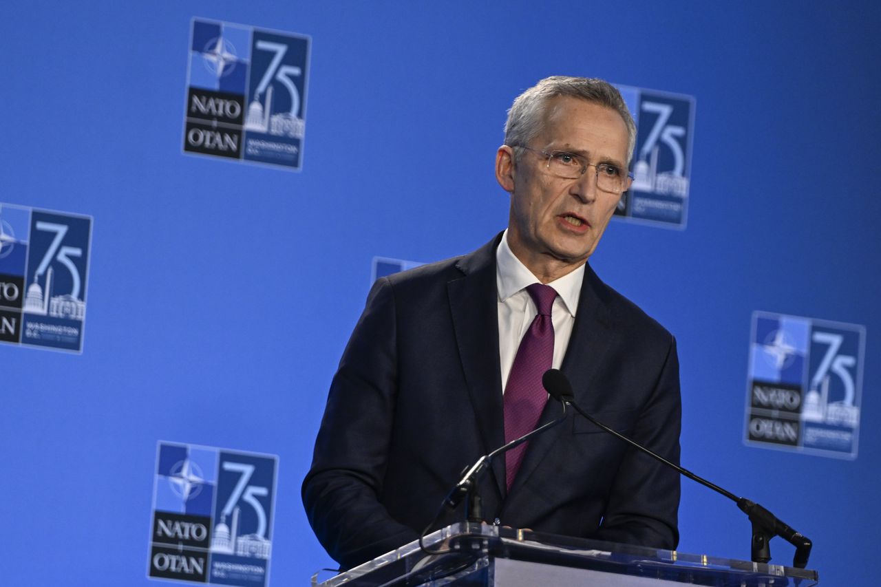 NATO chief supports Ukraine's right to defend beyond borders