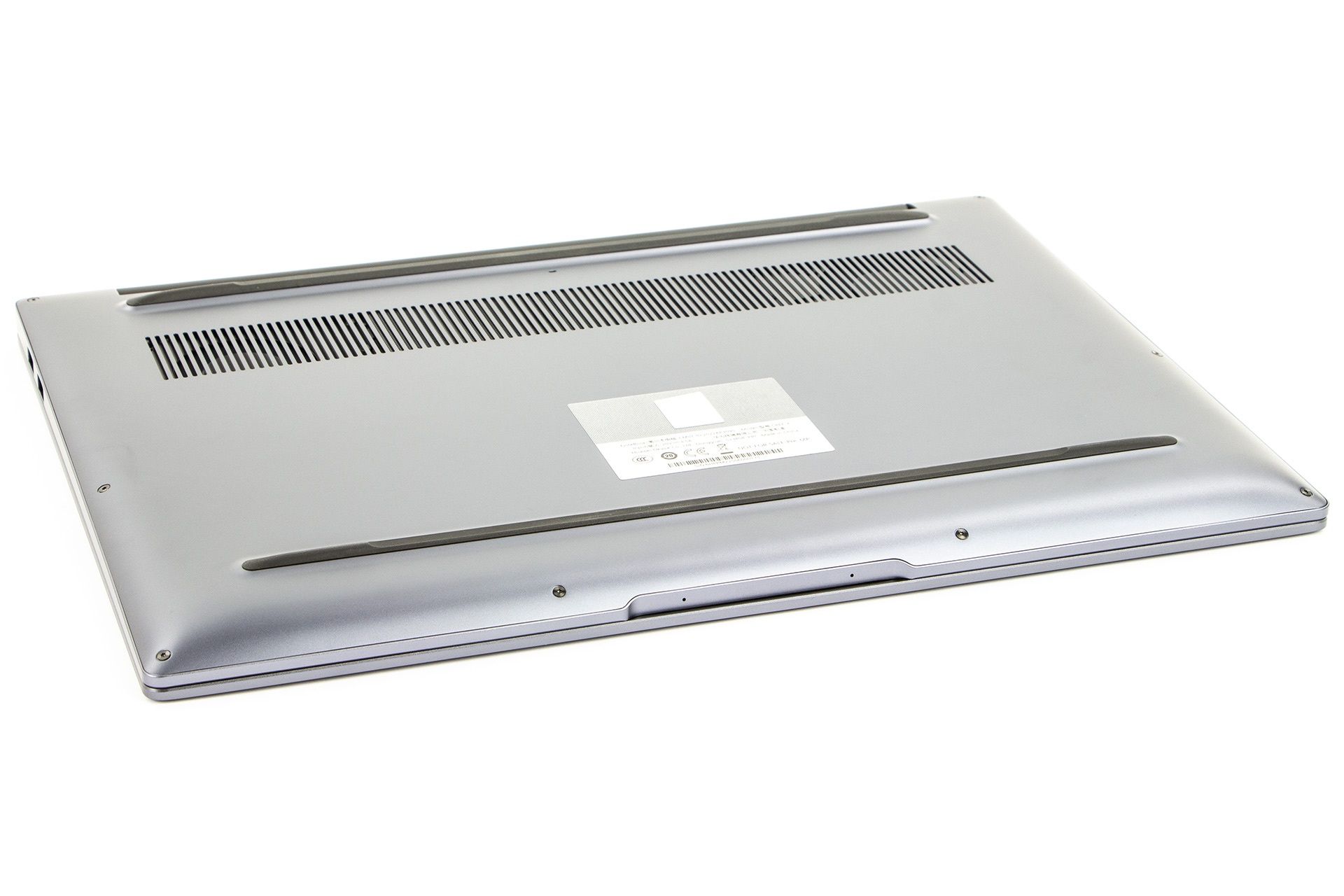 Huawei MateBook 16s - od spodu