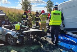 Radomno. Wypadek z udziałem BMW i busa. Interwencja LPR