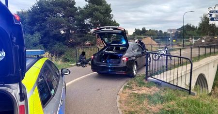 Pędzili na elektrycznych motocyklach. Pościg za nastolatkami w Rybniku