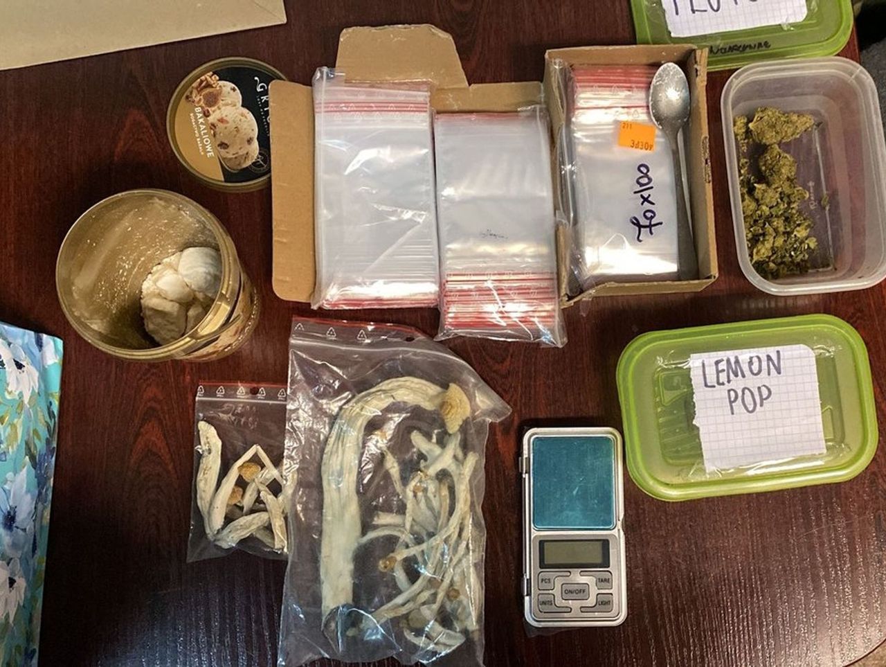 Tarnów: 17-letni diler zatrzymany. Rozprowadzał narkotyki wśród nieletnich