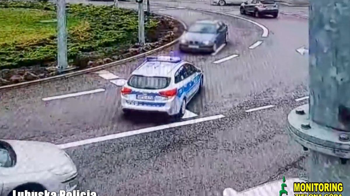 Ruch na rondzie odbywa się w prawo, a nie w lewo