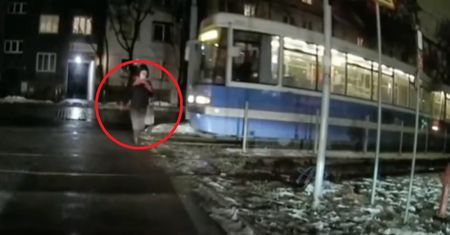 Seniorka oszukała przeznaczenie. Wideo mrożące krew w żyłach