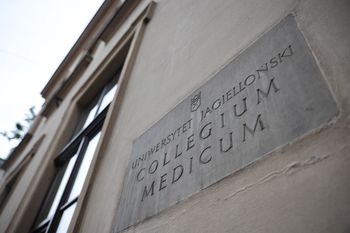 Rekordowe dofinansowanie dla UJ CM. Wesprze terapie dla pacjentów z rakiem tarczycy