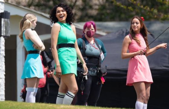 Ruszają zdjęcia do aktorskiej wersji „Atomówek”. Internauci krytykują stroje i bohaterki