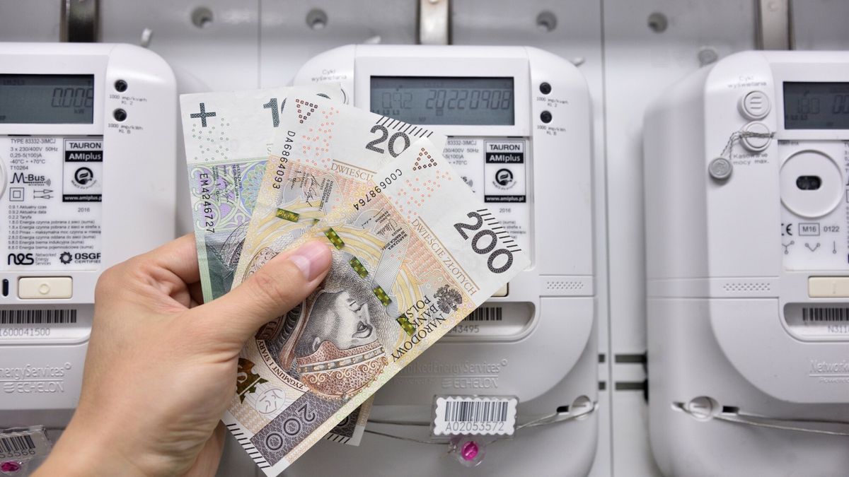 Stock BaMa
Fot. Bartlomiej Magierowski/EastNews. Wroclaw 8.09.2022. Wysokie ceny energii elektrycznej. N/z: gotowka, 500 zlotych i liczniki energii elektrycznej.
Bartlomiej Magierowski
