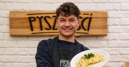 Szybki makaron z cytrynową nutką praktycznie robi się sam. Do tego smakuje jak z najlepszej restauracji