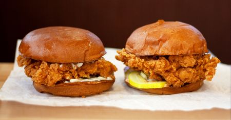 Rywal KFC rozpędza się w Polsce. Dziś debiutuje w kolejnym mieście