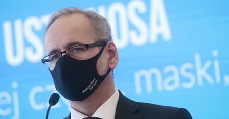 Minister Adam Niedzielski o powrocie dzieci do szkół. Czy grożą nam kolejne obostrzenia na Święta?