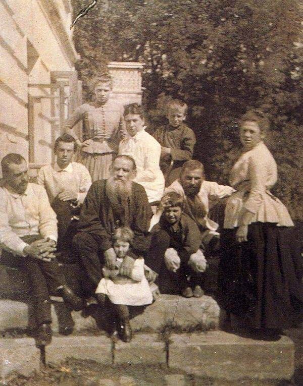 Wielki pisarz założył własny ruch religijny i został za to ekskomunikowany. Czym był tołstoizm?