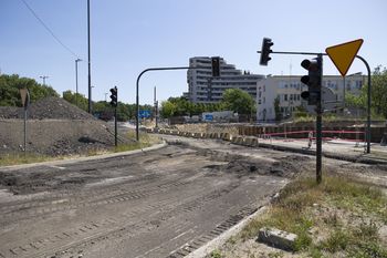 Rondo Barei w Krakowie: duże utrudnienia dla kierowców i pasażerów, a za tydzień będzie gorzej