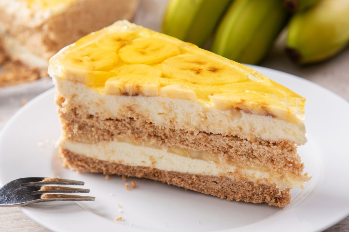 Banana charmer: A layered delight with jelly and whipped cream