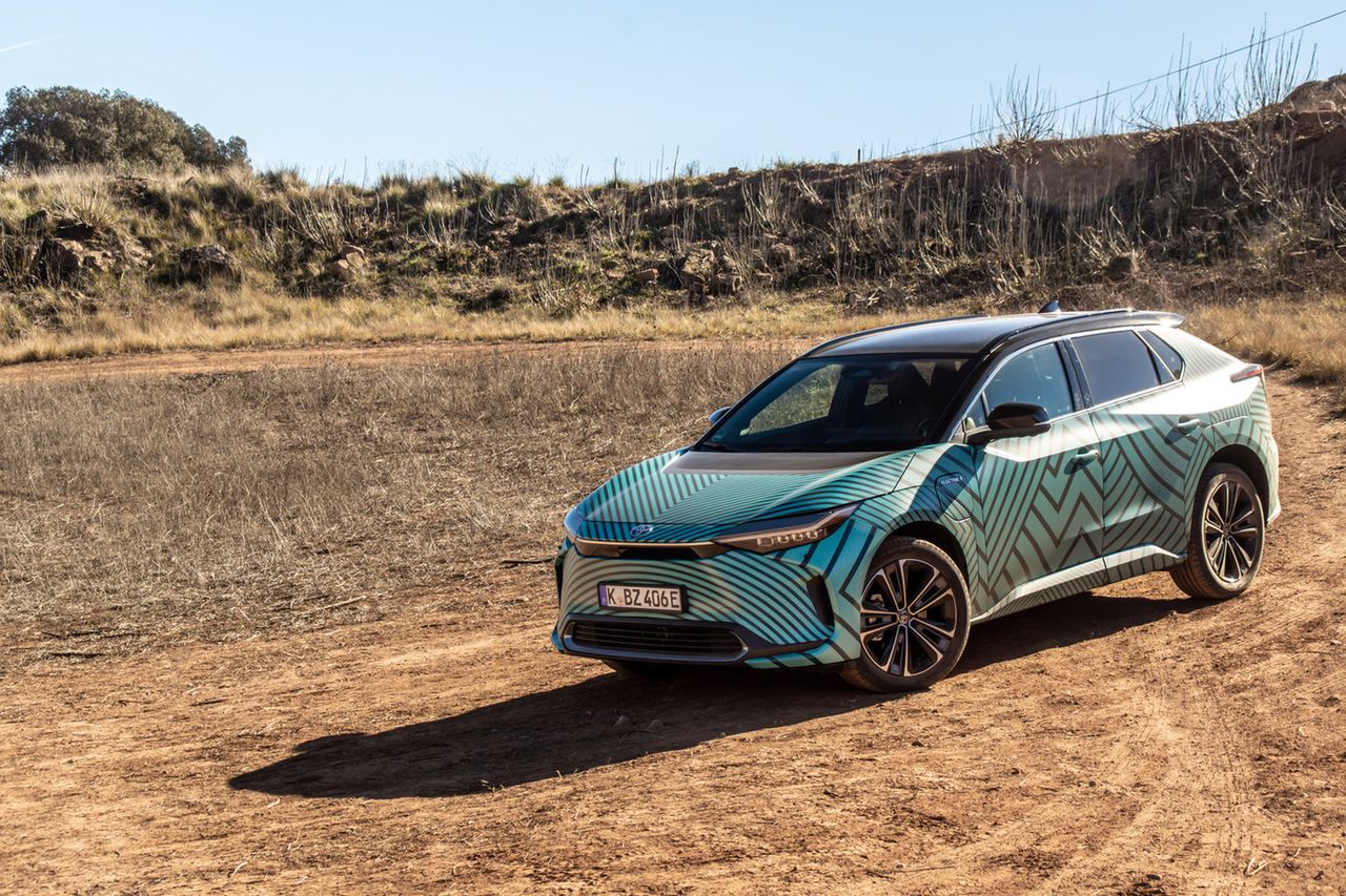 Elektryczna Toyota bZ4X wyceniona w Polsce. Chętni mogą już składać rezerwacje