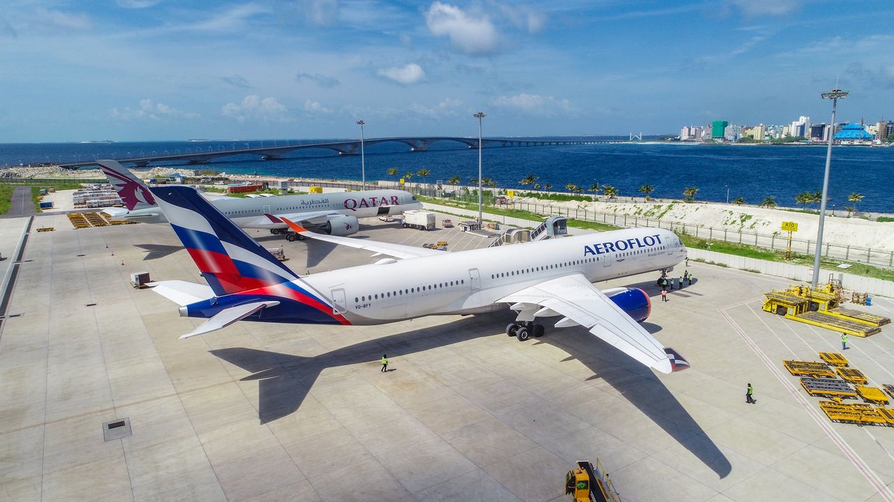 Największy na Malediwach port lotniczy Male i samolot Aerofłotu