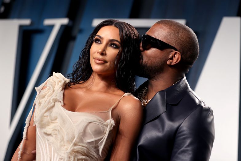 Kim Kardashian zaliczyła WPADKĘ, promując nowy album Kanye Westa