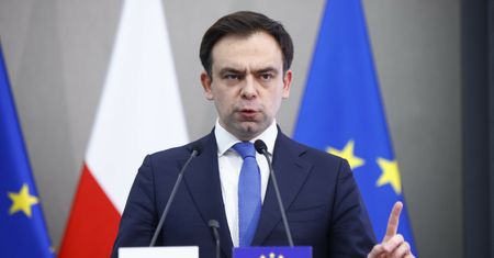 "Uchwała bezprecedensowa. Paragraf zaprzecza paragrafowi". Domański wyjaśnia swoją decyzję