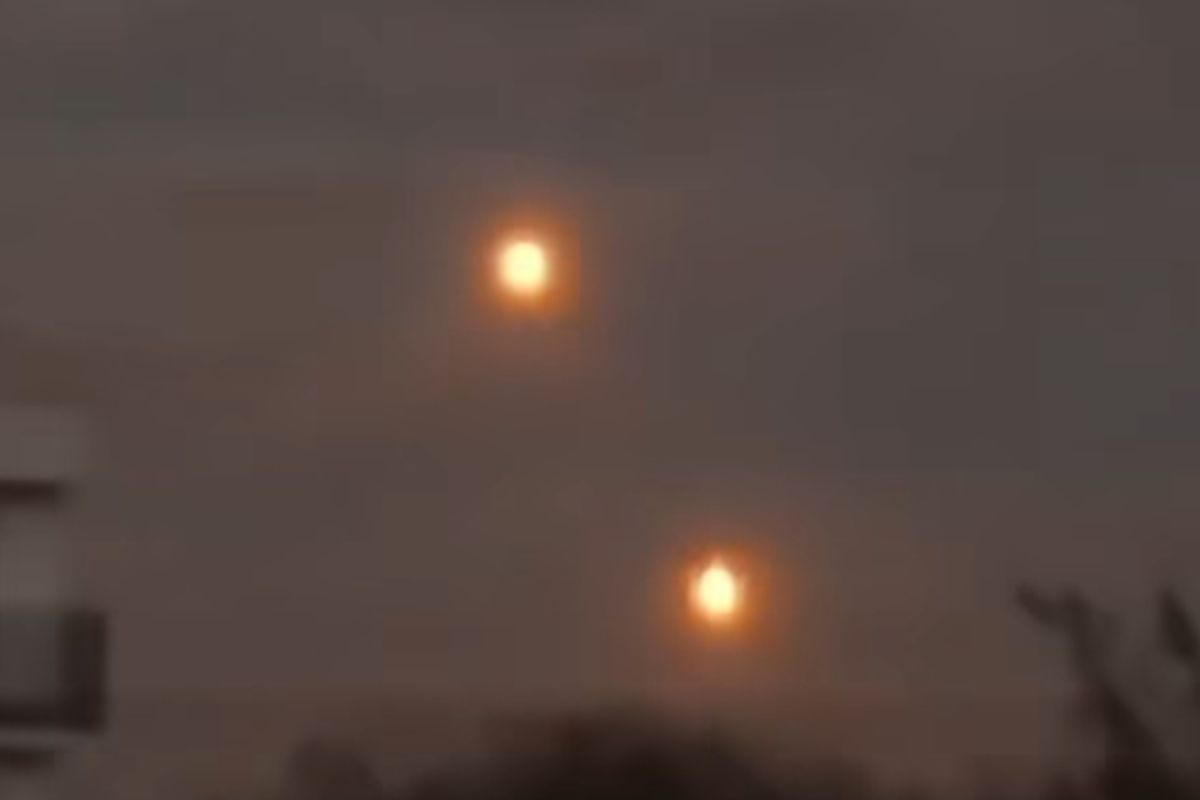 Tajemnicze kule ognia na niebie. Winna skała z kosmosu