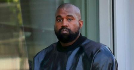 Były pracownik Kanye Westa twierdzi, że raper opuścił spotkanie, by uprawiać seks z Biancą Censori! "Poczułem się odczłowieczony"