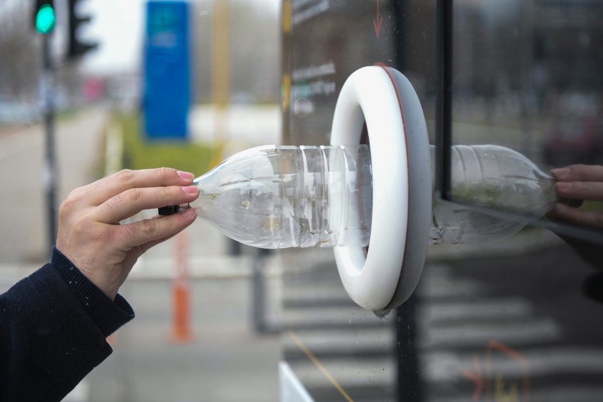 Powstaje rewolucyjny butelkomat. Mówisz hasło, a pieniądze trafiają na konto