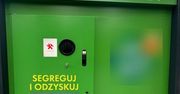 Bolesławiec: Kamery nagrały, jak niszczy butelkomaty. Mężczyzna tłumaczył się bardzo dziwnie