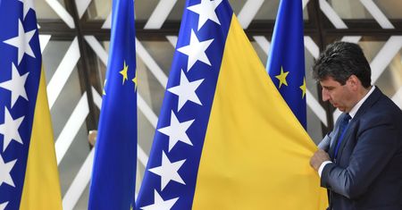 Chcą doprowadzić do rozpadu ich kraju. Wydali gigantyczne pieniądze