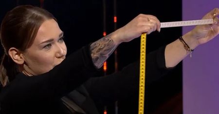 "Magia nagości". Stali przed nią nadzy mężczyźni. Zaczęła ich mierzyć