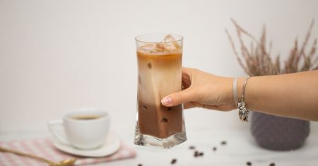 Mrożona kawa z Nutellą lepsza niż w kawiarni. Słodki deser i napój w jednym