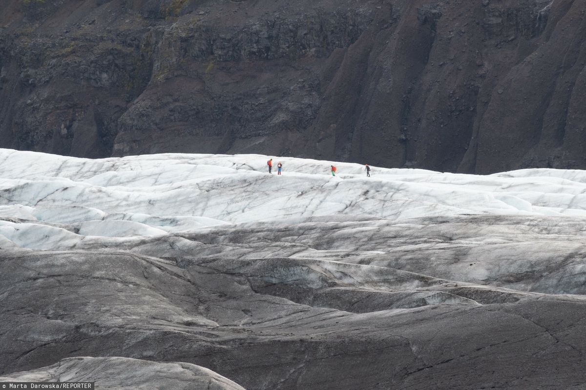 Czternaście osób utknęło na lodowcu na Islandii. Zdjęcie ilustracyjne 