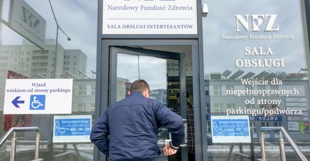Zabiegi ograniczone, pacjenci w zawieszeniu. NFZ nie gwarantuje refundacji
