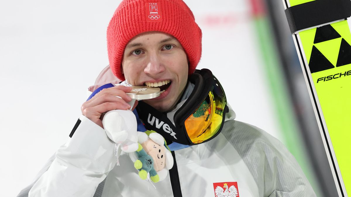 Kacper Tomasiak
Grzegorz Momot
dekoracja, olimpiada zimowa, skoczkowie narciarscy, skoki narciarskie, XXV Zimowe Igrzyska Olimpijskie, ZIO, ZIO2026