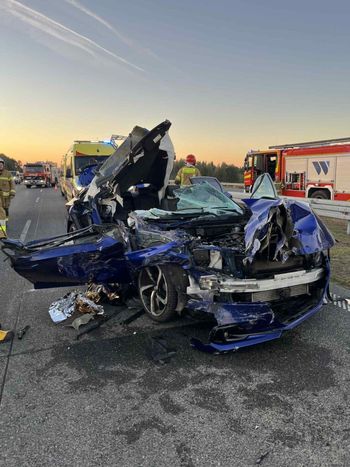 Trojanów: Poważny wypadek na S17! W aucie zakleszczona osoba. W akcji śmigłowiec LPR
