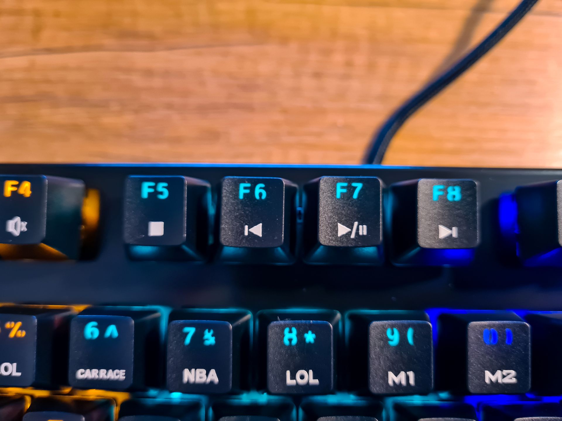 Słuchawki Havit H2018U USB 7.1 i klawiatura mechaniczna KB857L: Zestaw tylko dla graczy? 18