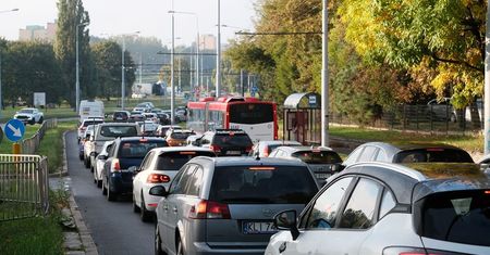 Miało pójść gładko, wyszedł paraliż. Drogowcy pracują nocą, a w dzień Lublin stoi w gigantycznych korkach | ZDJĘCIA