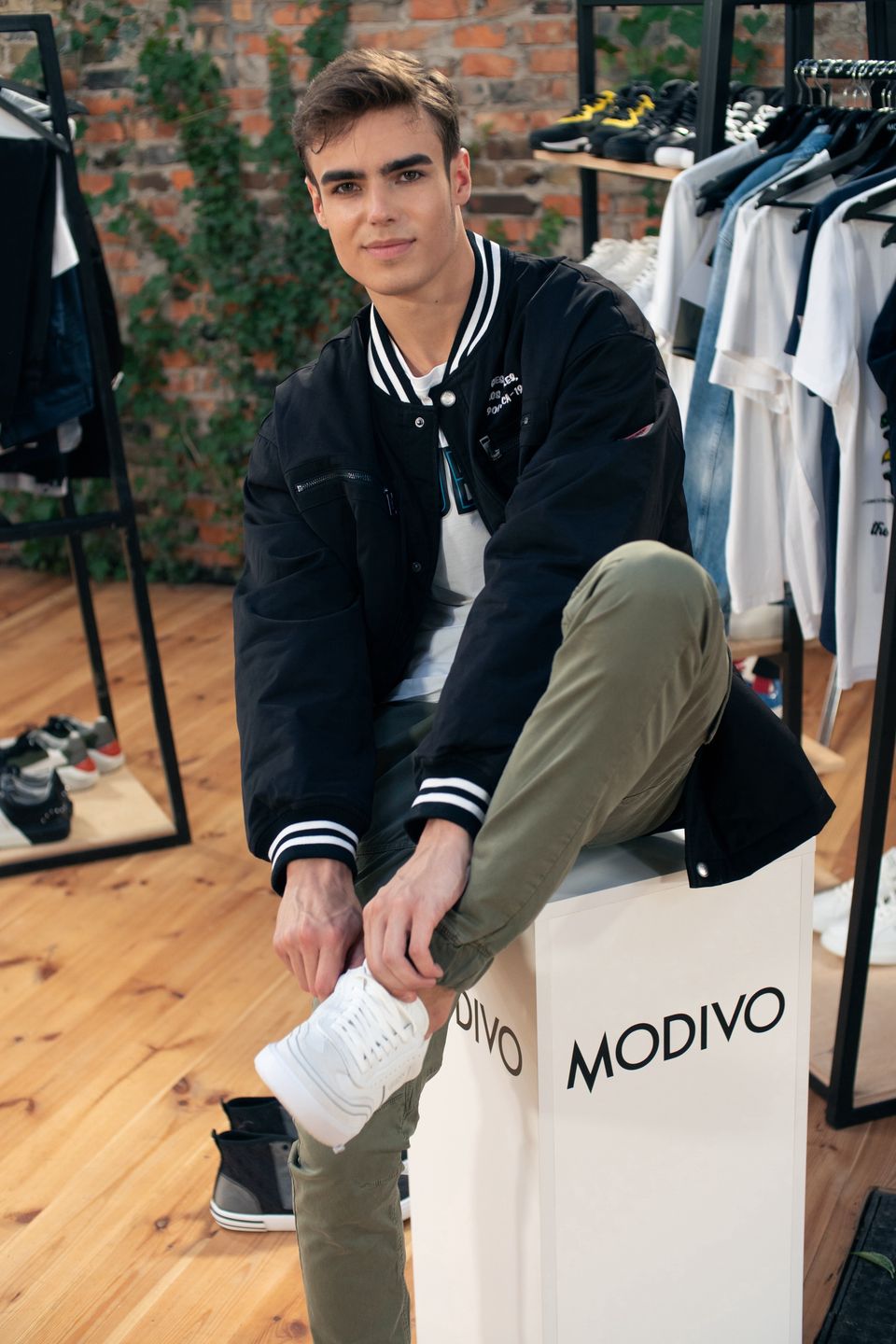 Uczestnicy Top Model musieli sprawdzić się podczas komercyjnej sesji do katalogu Modivo.