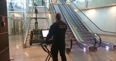 Pozostawiony bagaż przyczyną ewakuacji wrocławskiego lotniska i opóźnienia startu samolotów