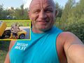 Pudzian pokazał swoje słynne auto. "W bagażniku 200-litrowa butla"