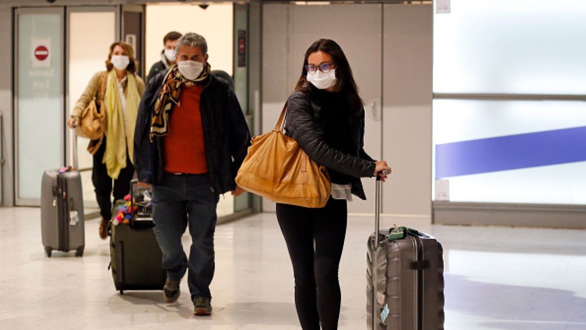 Światowa Organizacja Zdrowia krytykuje decyzję o zniesieniu obostrzeń w kwestii podróżowania