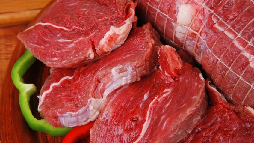 Surowa polędwiczka z jagnięciny australijskiej bez kości (samo mięso)