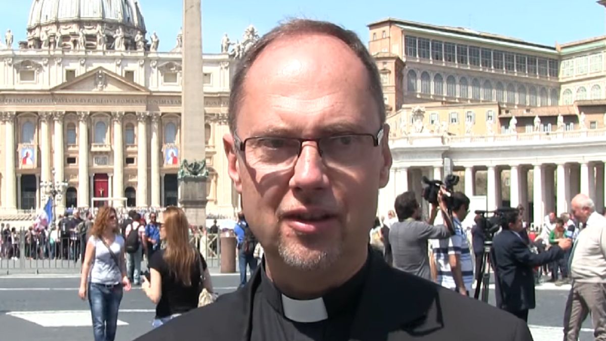 Postulował, by Jan Paweł II został świętym. Tak zareagował na zarzuty o pedofilii