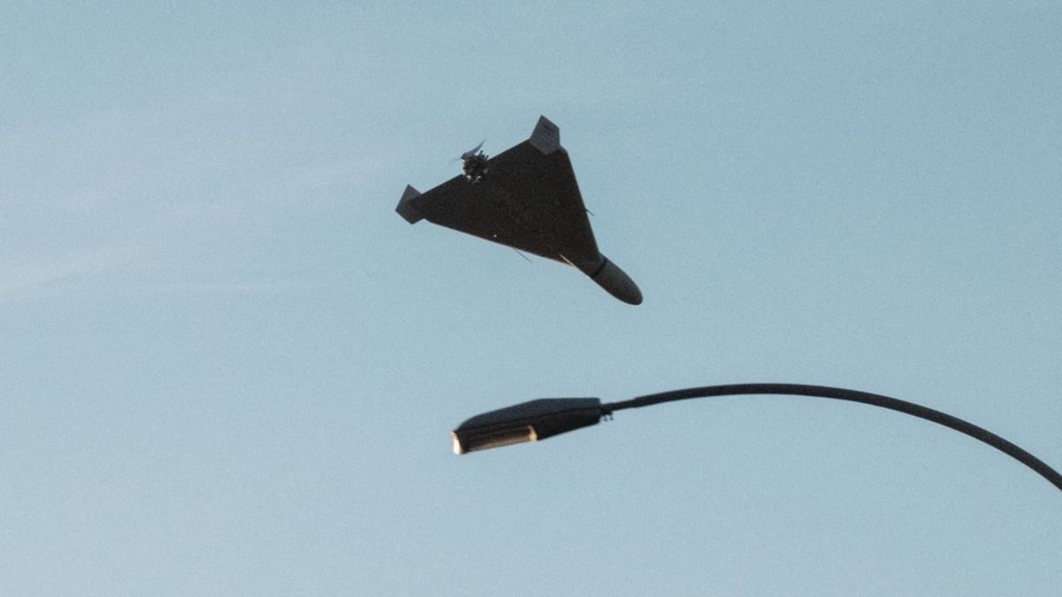 Dron Shahed-136 przed uderzeniem w cel