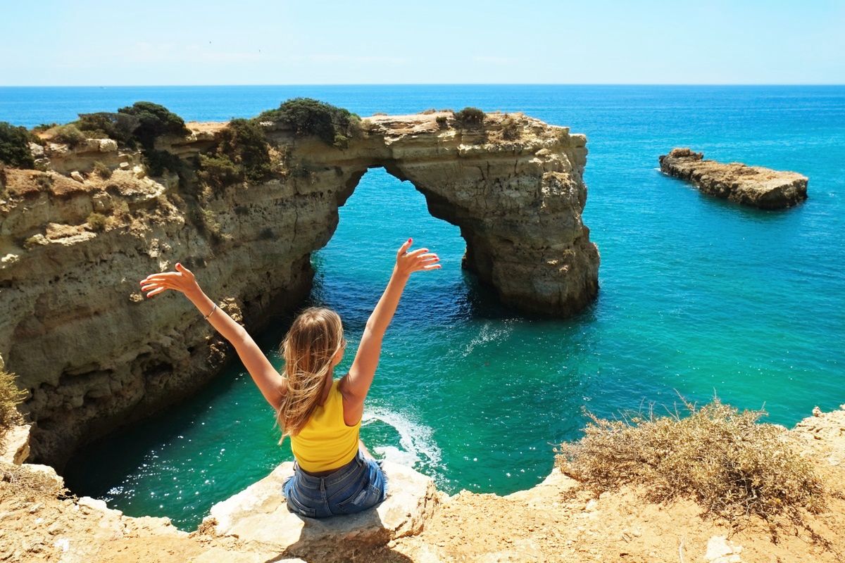 Klify w Algarve na żywo wyglądają magicznie