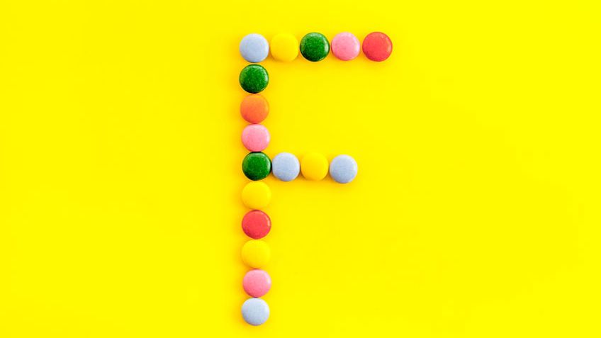 Witamina F to związki, które wchodzą w skład NNKT: kwas linolowy, linolenowy oraz arachidowy. Są one niezbędne do prawidłowego funkcjonowania organizmu, w tym pracy mózgu i serca