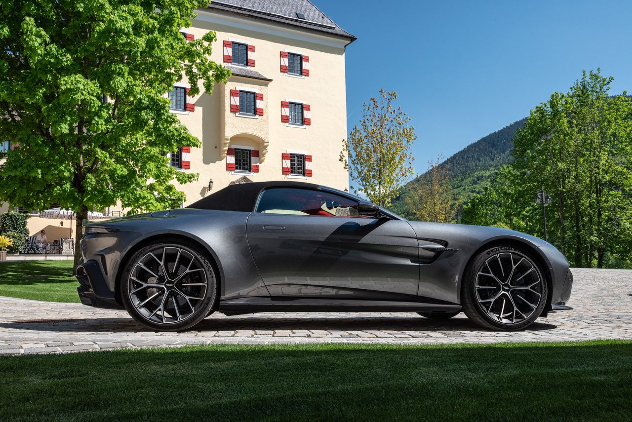 Aston Martin Vantage Roadster