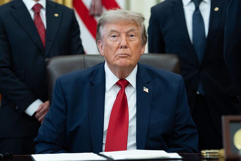 Trump wypłacił miliony pisarce. Sprawa ciągnęła się latami